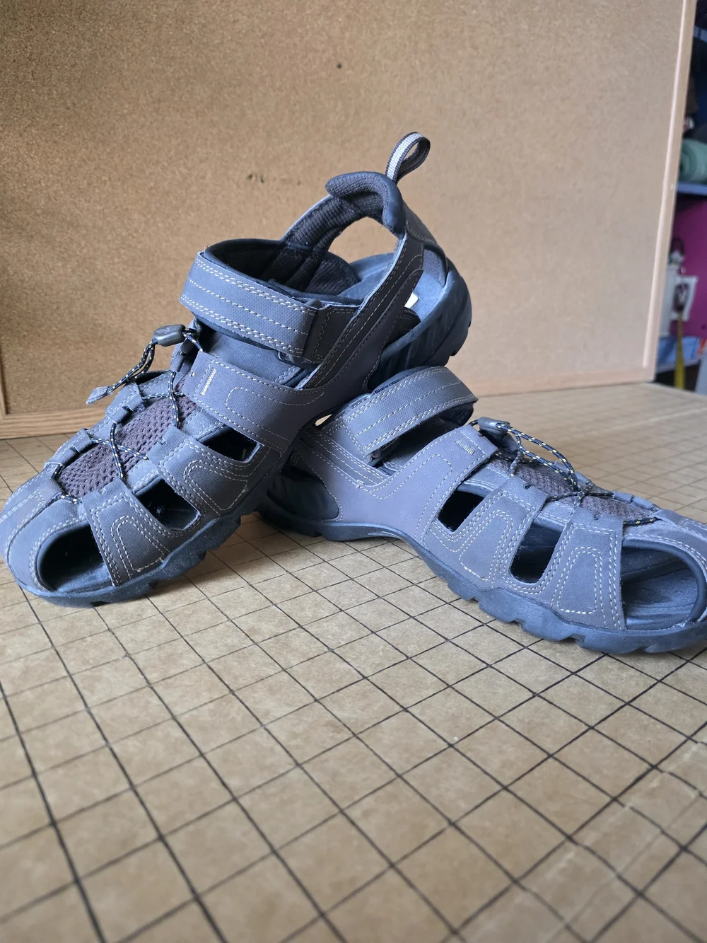 Teva Forebay Men's Closed Toe Water Hiking Sandals Gray Size 12 NEW Pristine